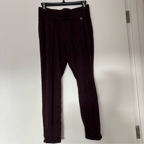 GAP Fit Tech Jersey Workout Joggers - Picture 2 of 13